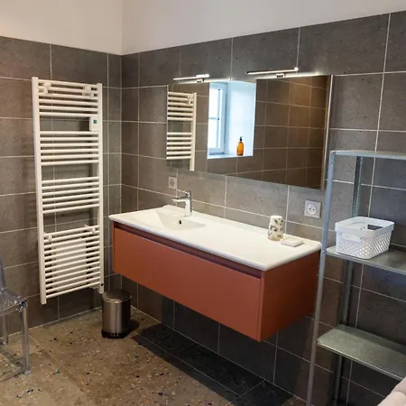 Le Pavillon Du Manoir De Conjon