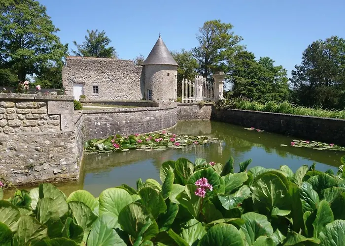 Le Pavillon Du Manoir De Conjon