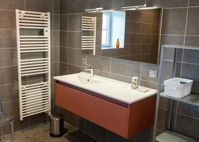 Le Pavillon Du Manoir De Conjon