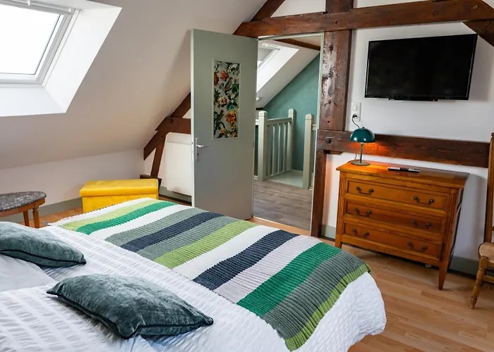 Holiday home Le Pavillon Du Manoir De Conjon